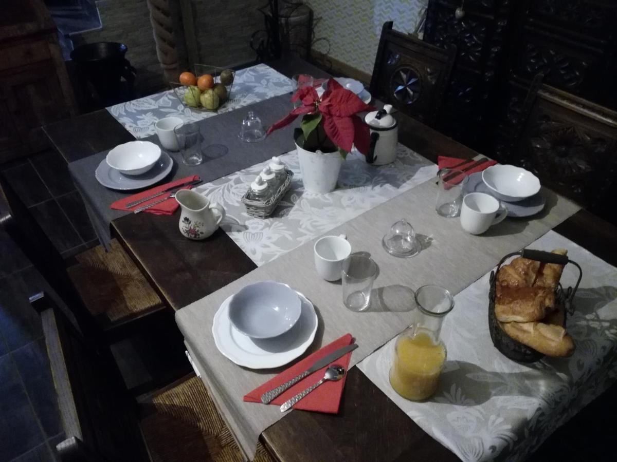Chez Lorette Mauzé-sur-le-Mignon Buitenkant foto