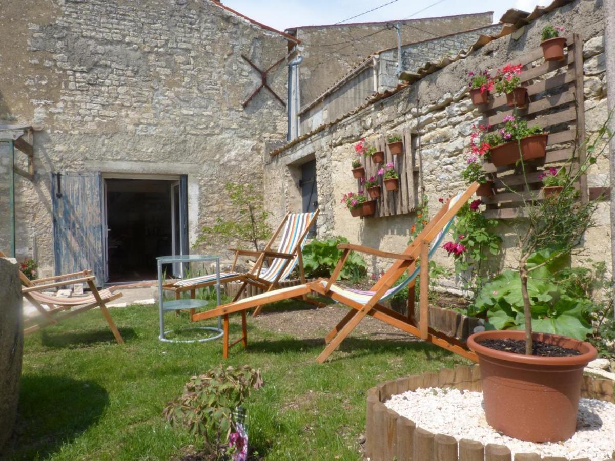 Chez Lorette Mauzé-sur-le-Mignon Buitenkant foto